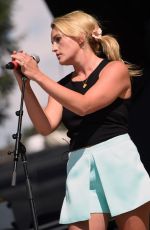 JAMIE LYNN SPEARS Performs at Country Thunder USA in Twin Lakes 07/25/2015