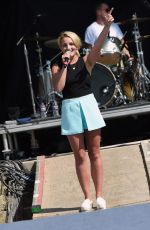 JAMIE LYNN SPEARS Performs at Country Thunder USA in Twin Lakes 07/25/2015