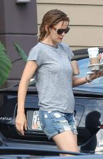 JENNIFER GARNER at a Starbucks in Los Angeles 07/26/2015