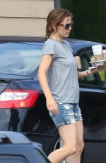 JENNIFER GARNER at a Starbucks in Los Angeles 07/26/2015