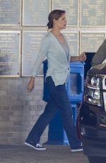 JENNIFER GARNER Out and About in Atlanta 07/14/2015
