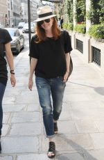 JULIANNE MOORE Out and About in Paris 07/04/2015