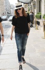 JULIANNE MOORE Out and About in Paris 07/04/2015