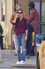 KATIE HOLMES Hailing a Taxi in New York 07/28/2015