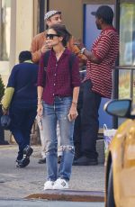 KATIE HOLMES Hailing a Taxi in New York 07/28/2015