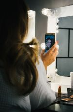 KELLY BROOK - HTC M9 Gold Promos