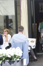 KENDALL JENNER Leaves L