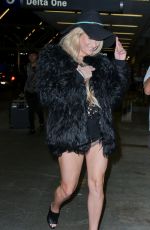 KESHA Arrives at Los Angeles International Airport 07/22/2015