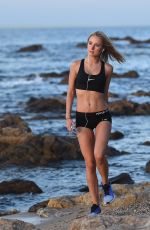 KIMBELREY GARNER Working Out St. Tropez 26/07/2015