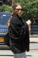 MARY KATE and ASHLEY OLSEN Out and About in Tribeca