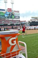 OLIVIA HOLT at 2015 MLB All-star Legends and Celebrity Softball in Cincinnati