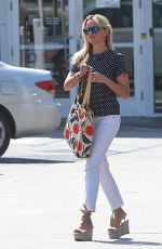 REESE WITHERSPOON Out and About in Brentwood 07/28/2015