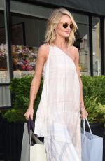 ROSIE HUNTINGTON-WHITELEY Out Shopping in London 07/03/2015