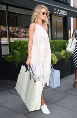 ROSIE HUNTINGTON-WHITELEY Out Shopping in London 07/03/2015