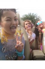 SARAH HYLAND on the Set of XoXo