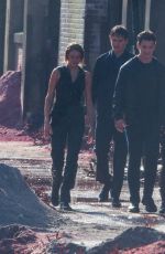 SHAILENE WOODLEY and ZOE KRAVITZ on the Set of Allegiant: Part 1 in Atlanta 07/13/2015