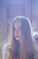 SOPHIE TURNER - People Magazine, April 2015 Photodhoot