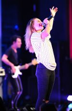 BEATRICE MILLER Performs Opening Act for Fifth Harmoy at the Beacon Theater in New York 08/27/2015