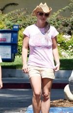 BRITNEY SPEARS Out for Lunch at B