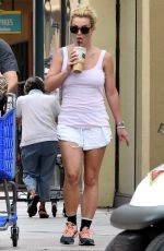 BRITNEY SPEARS Out Shopping in Beverly Hills 08/25/2015