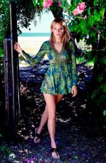 CAMILLE ROWE in Madame Figaro Magazine