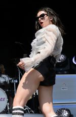 CHARLI XCX Performs at Lollapalooza in Chicago 08/01/2015