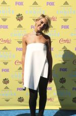 CHELSEA KANE at 2015 Teen Choice Awards in Los Angeles