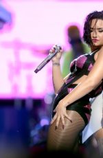 DEMI LOVATO at MTV Video Music Awards 2015 in Los Angeles