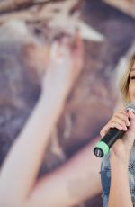 GIGI HADID at Meet & Greet at Myer Macquarie Centre Shopping Mall in Sydney 08/04/2015