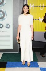 HAILEE STEINFELD at MTV Video Music Awards 2015 in Los Angeles