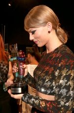 TAYLOR SWIFT at MTV Video Music Awards 2015 in Los Angeles