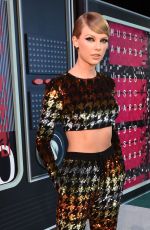 TAYLOR SWIFT at MTV Video Music Awards 2015 in Los Angeles