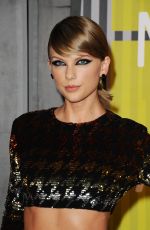 TAYLOR SWIFT at MTV Video Music Awards 2015 in Los Angeles