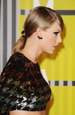 TAYLOR SWIFT at MTV Video Music Awards 2015 in Los Angeles