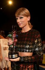 TAYLOR SWIFT at MTV Video Music Awards 2015 in Los Angeles