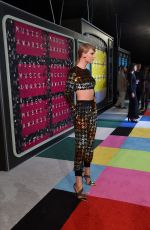 TAYLOR SWIFT at MTV Video Music Awards 2015 in Los Angeles