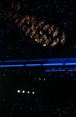 TAYLOR SWIFT and AVRIL LAVIGNE Performs at 1989 World Tour in San Diego 08/29/2015