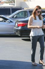 JENNIFER GARNER Shopping at Farmer