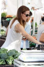 JENNIFER GARNER Shopping at Farmer