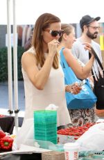 JENNIFER GARNER Shopping at Farmer