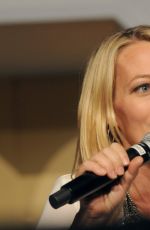 JERI RYAN at 14th Annual Official Star Trek Convention