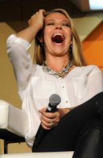 JERI RYAN at 14th Annual Official Star Trek Convention