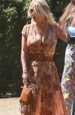 JESSICA SIMPSON Out and About in Calabasas 08/24/2015