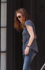 JULIANNE MOORE Leaves Her Home on West Village 08/25/2015