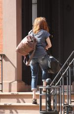 JULIANNE MOORE Leaves Her Home on West Village 08/25/2015