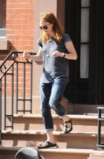 JULIANNE MOORE Leaves Her Home on West Village 08/25/2015