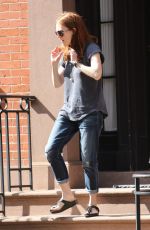 JULIANNE MOORE Leaves Her Home on West Village 08/25/2015