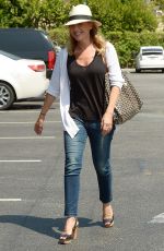 JULIE BENZ Shopping at Bristol Farms in Beverly Hills 08/20/2015