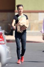 JULIETTE LEWIS Leaves Grocery Sotre in Studio City 08/14/2015