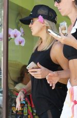 KATE HUDSON Leaves a Spa in Pacific Palisades 08/30/2015